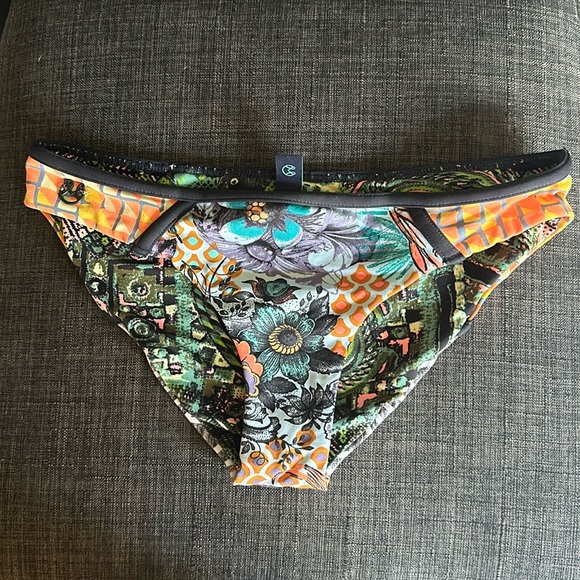 Maaji Reversible Bikini Bottom - SM - Picture 1 of 3